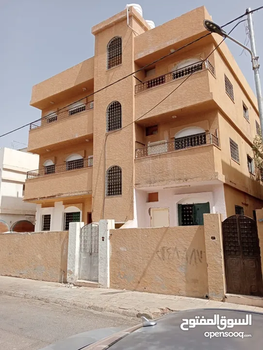 عمارة للبيع في المحدود الوسط حوض الرمال بحالة ممتازة للبيع بسعر مغري جدا