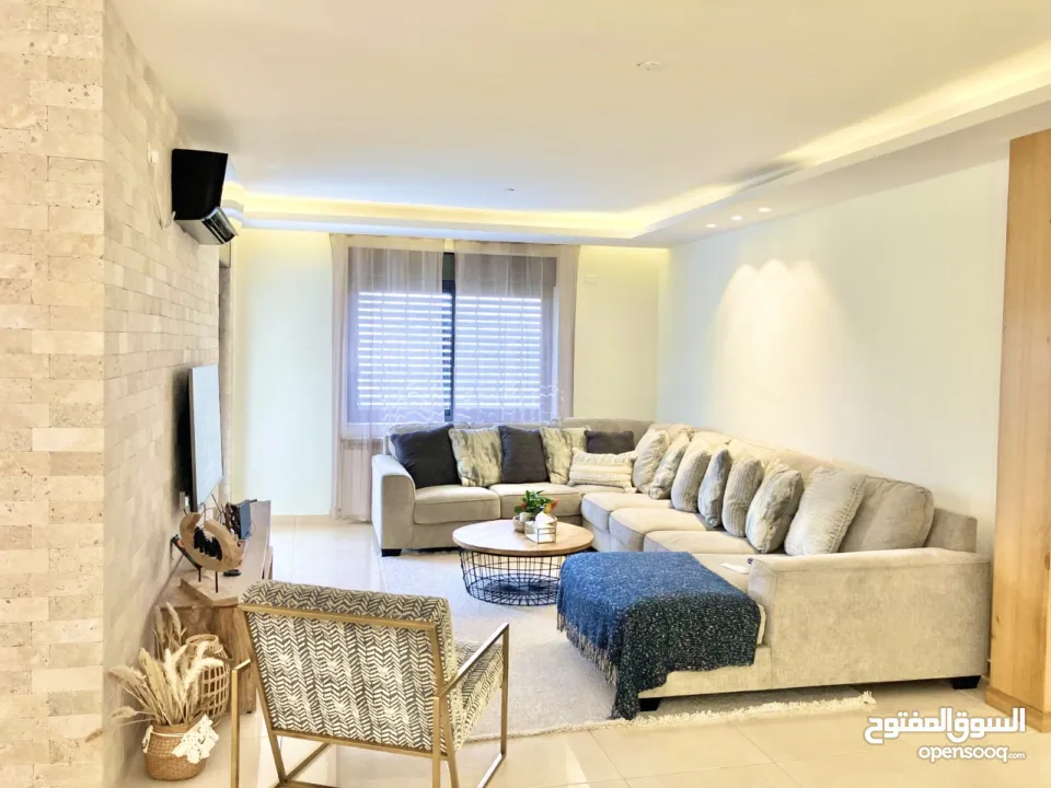 شقة مميزة مفروشة للإيجار