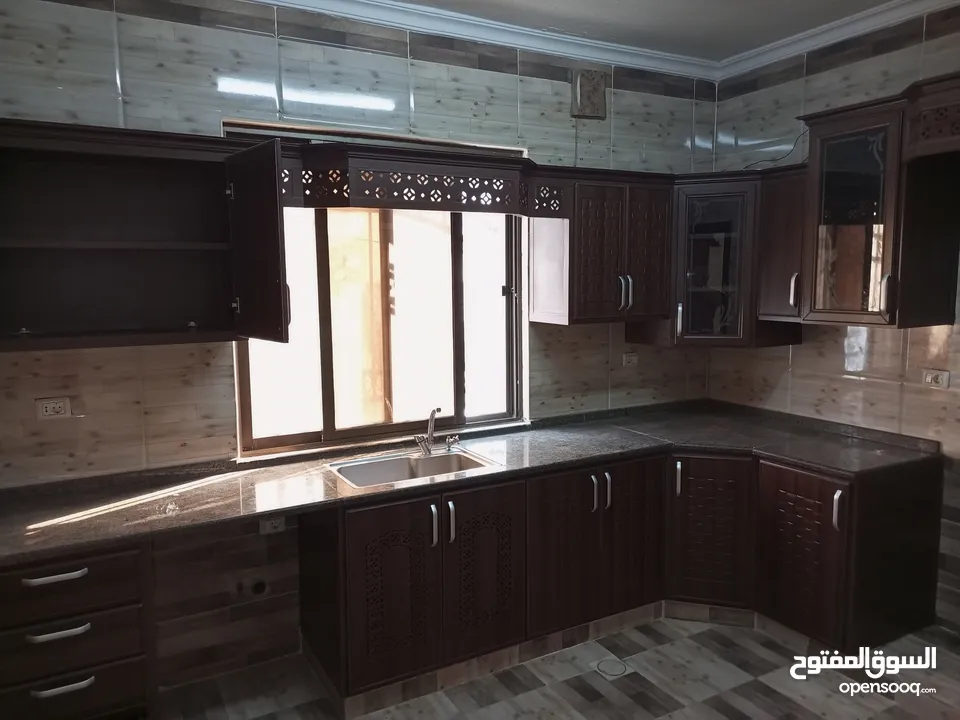 شقة للبيع طابق ثاني
