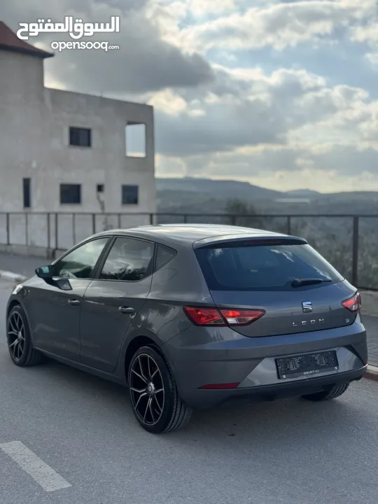 سيات ليون 18/19سيارة بحالة الوكالة شركةاصل الماني  1200 جير عادي فل إضافات عدا الفتحة  سعر مميز كاش