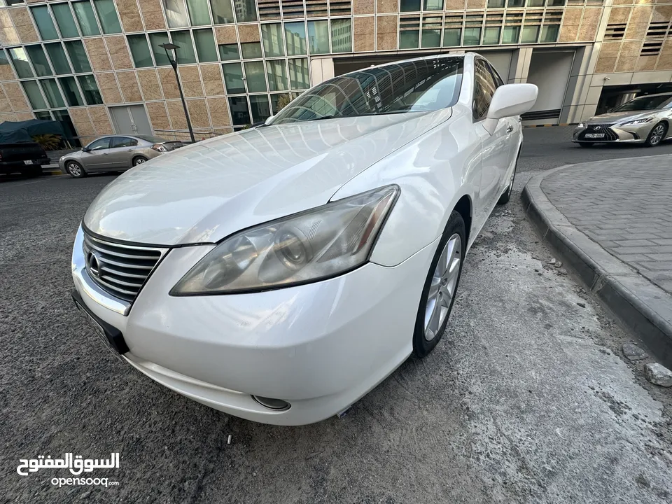 Lexus 350. Model 2008, new engine