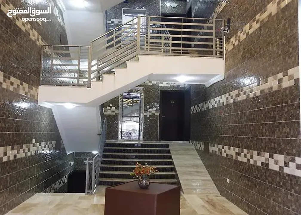 عمارة استثمارية بدخل دائم وممتاز للبيع بالقرب من الدوار الرابع بسعر لقطة