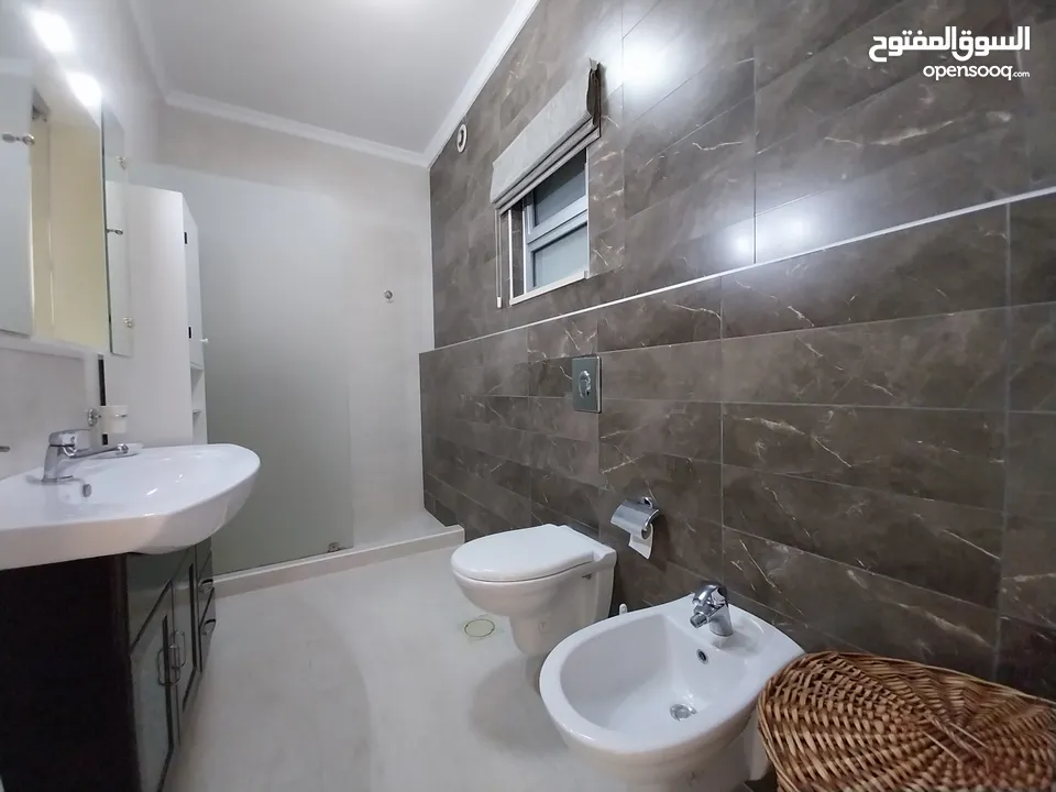 شقة للايجار في الدوار الرابع  ( Property 35748 )-175127610