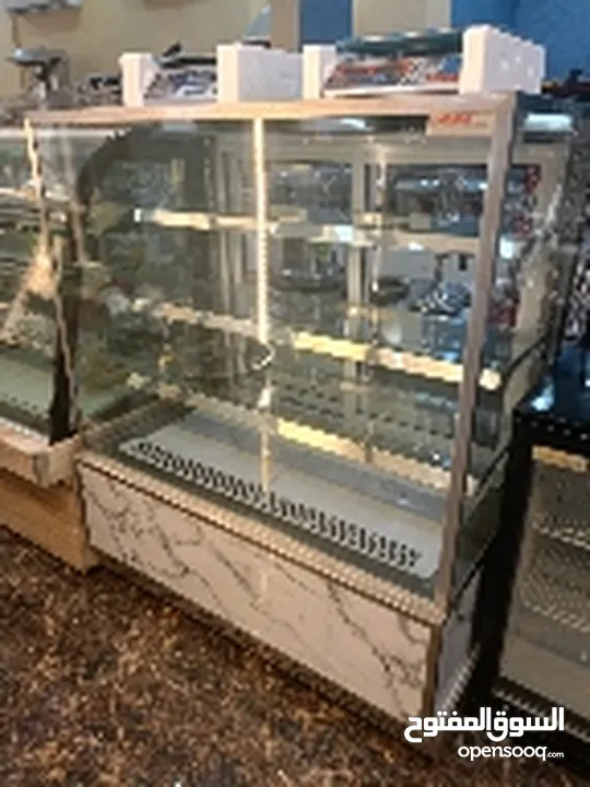 ثلاجة كايك Cake display