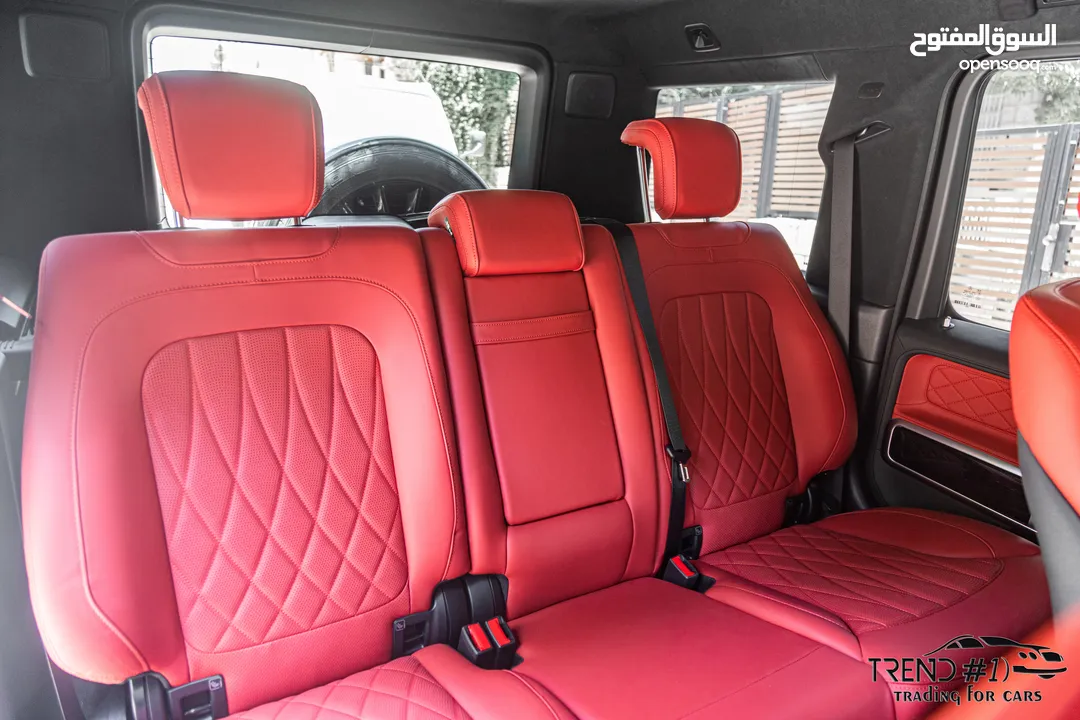 Mercedes G500 2024 Amg kit Night Package   السيارة وارد و كفالة الشركة و قطعت مسافة 2,000 كيلو