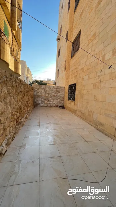 بيت للايجار دوار صحارى اربد طابق ارضي