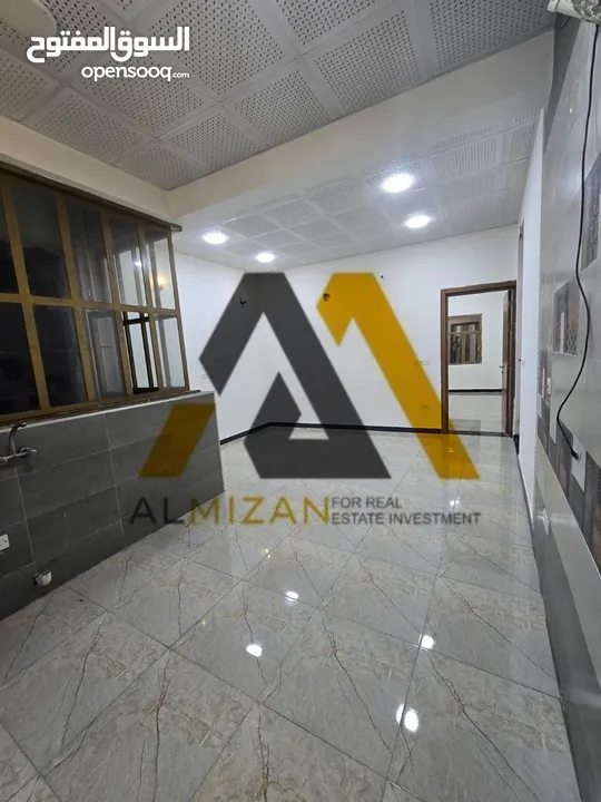 شقة للايجار حي صنعاء طابق اول تلائم الشركات والمكاتب