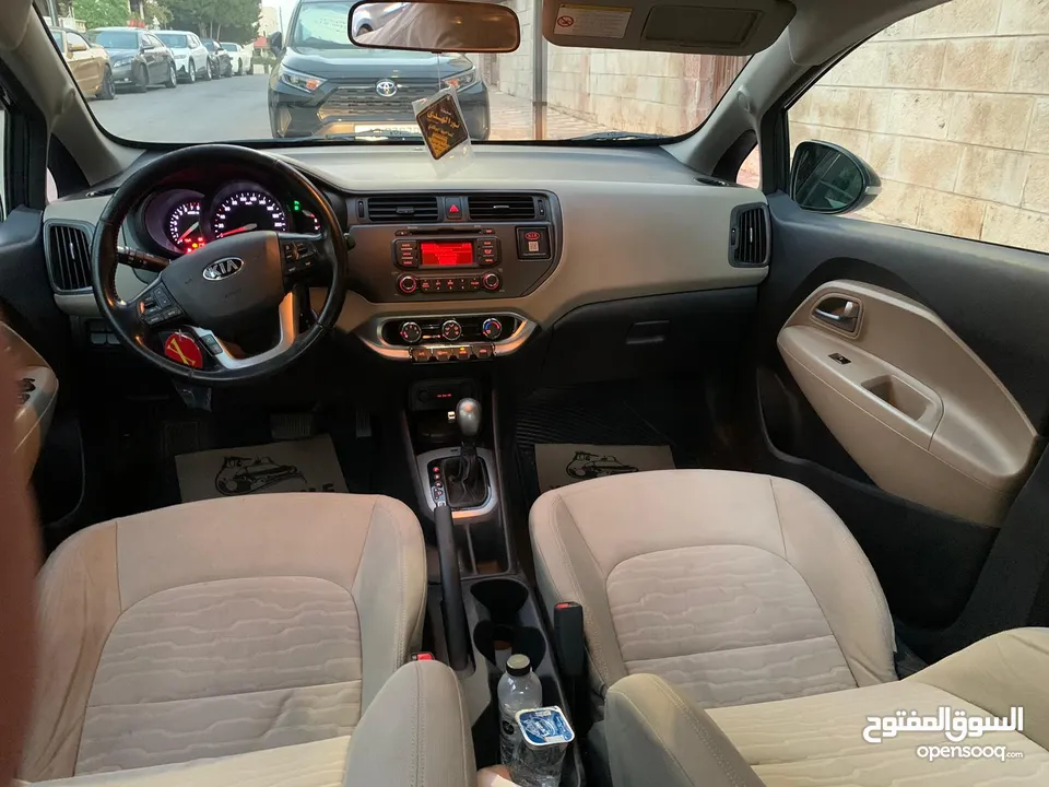 Kia Rio 2014 هاتشباك مجنط مع فتحة