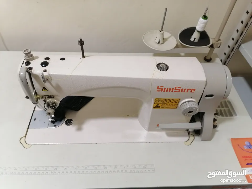 للبيع ماكينة خياطة صناعية SunSure SS-8900 بحالة الوكاله ممتازة لا تحتاج لاي صيانه