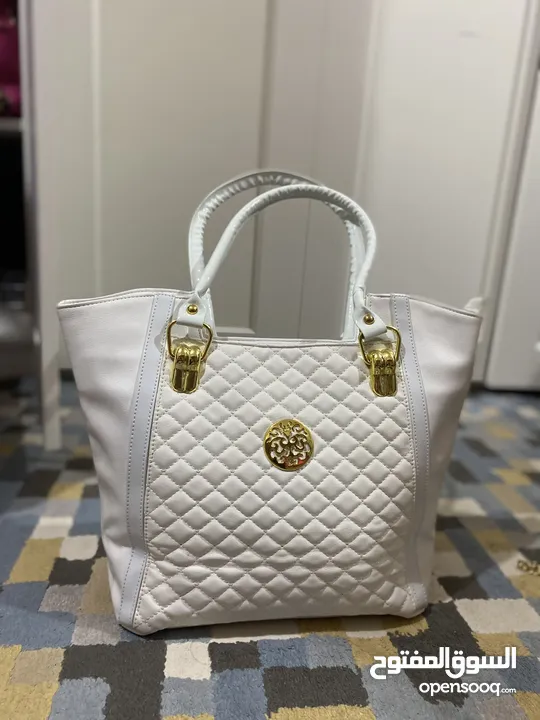 New woman white bag