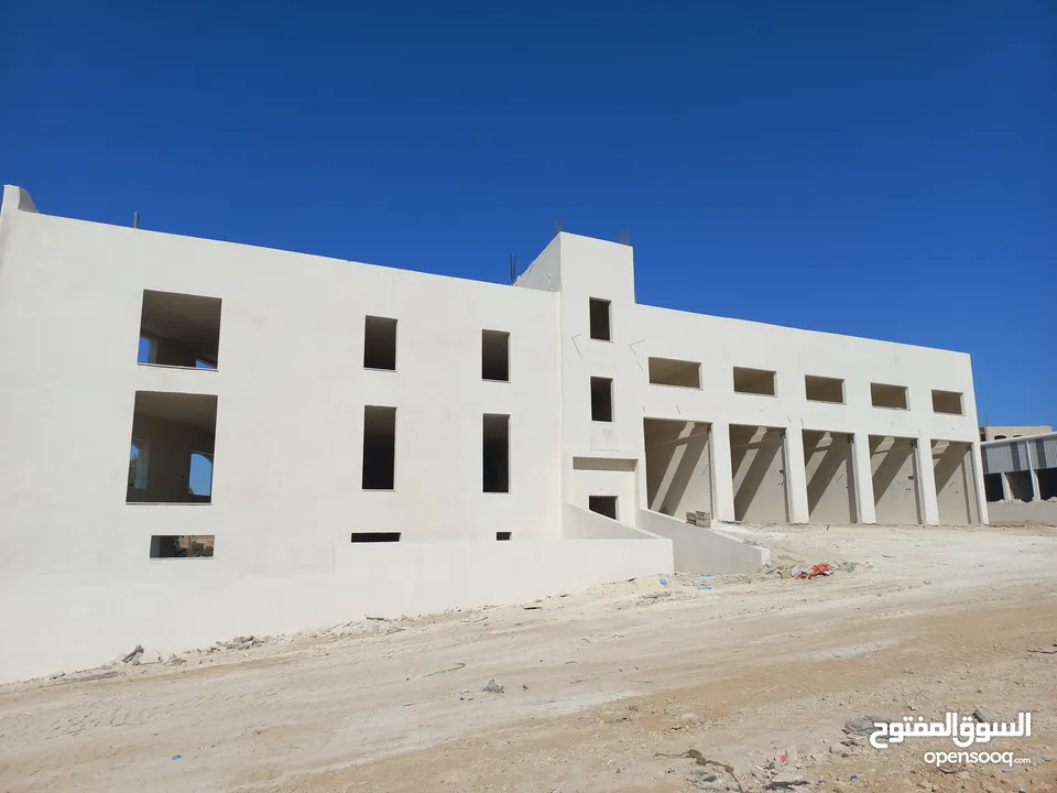 مجمع تجاري لتأجير محلات ومخازن بمساحة 50-250 م2، عدنان مسامح