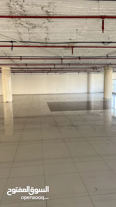 مجمع تجاري  ضخم جدا  للبيع في أفضل مواقع خلدا موقع حيوي ممتاز