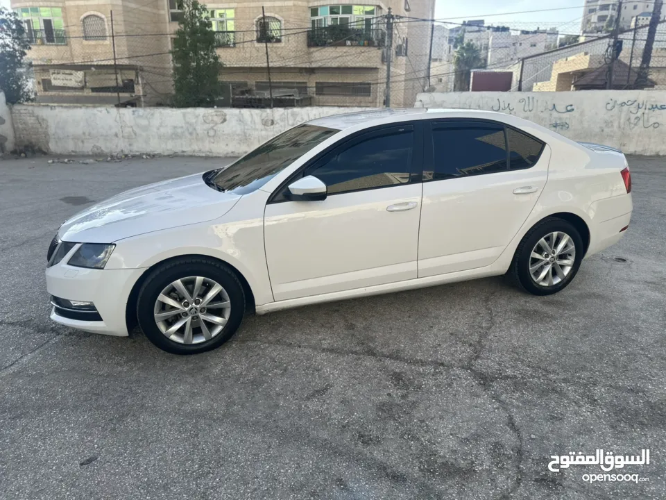 سكودا اوكتافيا 2019 ترخيص ل شهر 8 2026 ماشيه 333 الف كيلو  اصل عمومي  بدها جمرك