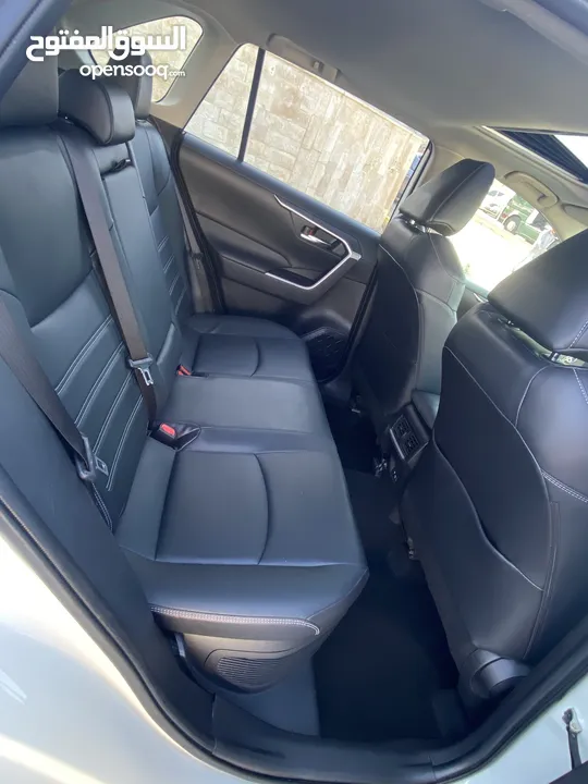TOYOTA RAV4 XLE PREMIUM