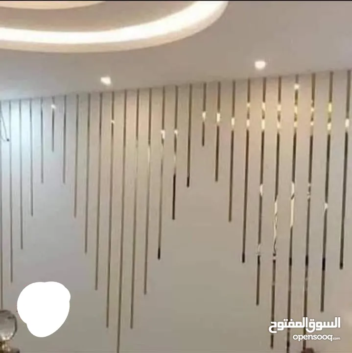 رول لاصق ذهبي او فضي ديكوري للارضيات و الحائط و الجدران ديكور شريط  لاصق منه وفيه للديكور طول 50 متر