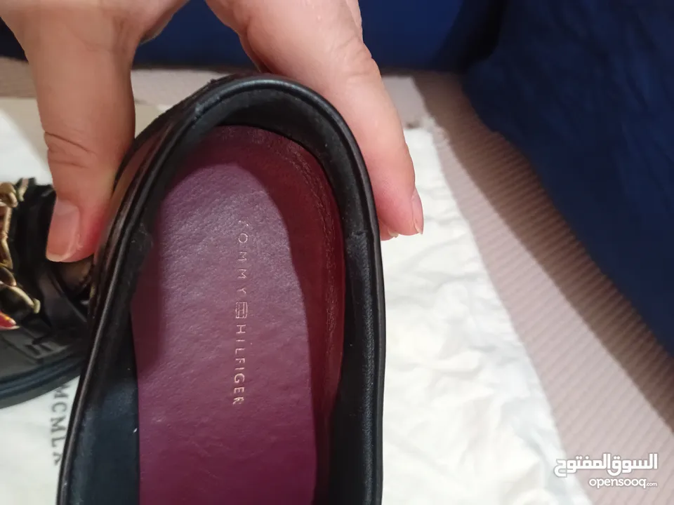 حذاء اصلي  من ماركة Tommy Hilfiger مقاس 38 سعره الحقيقي 200$