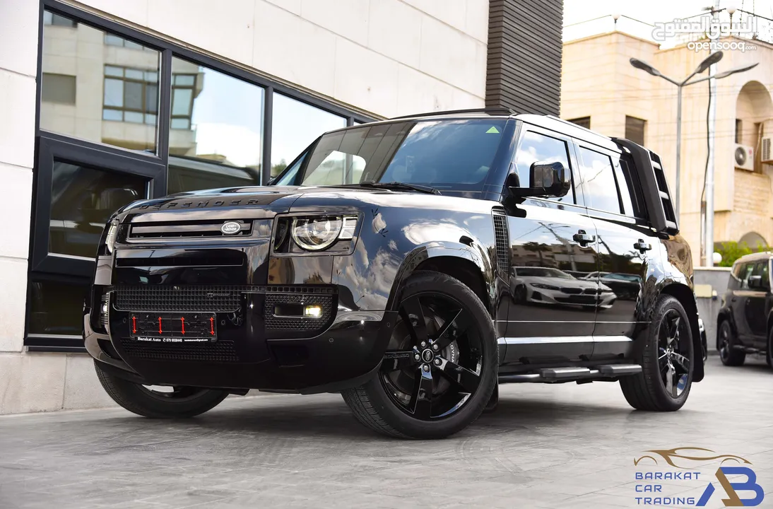 لاند روفر ديفندر بنزين بلاك ايديشن 2023 Land Rover Defender 110 P400 X-Dynamic SE Black Edition
