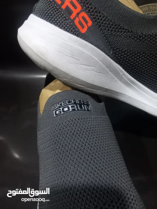 حذاء سهل الارتداء ماركة سكيتشر فيتنامي الصنع أصلي  قياس 42 لون سكني  go run للبيع skechers go runk
