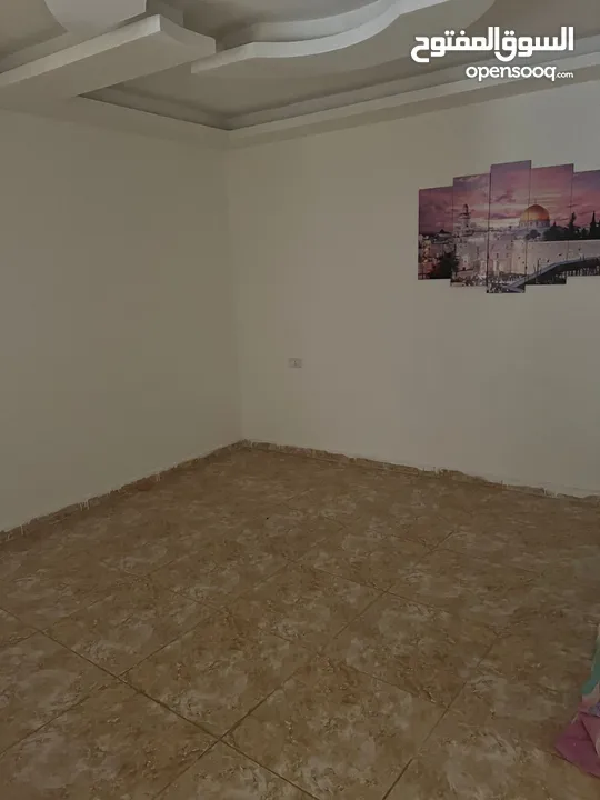 شقة مميزة جدا للبيع بالقرب من مستشفى الأمير حمزة (بسعر مغري)