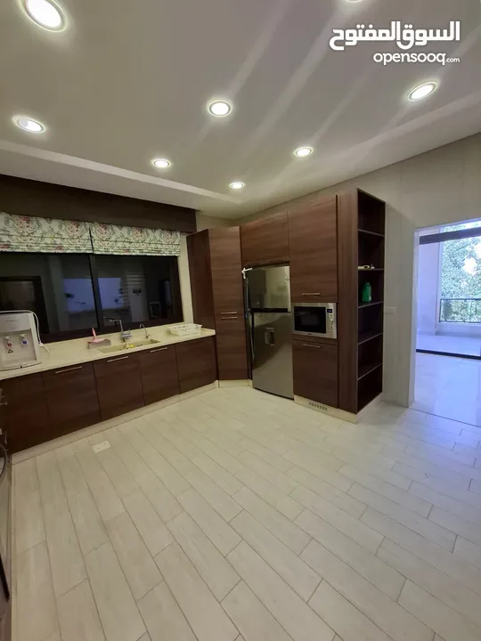 شقة طابقية فاخرة نصف مفروشة - الروابي (عمارة عائلية) Luxury Semi-Furnished Apartment for Rent