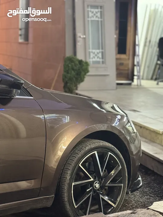 سكودا اوكتافيا 2000 بنزين محداش يوجع راسي يحكيلي لونها 1400 اخذتها السيارة 190 إمكانية البدل حسب