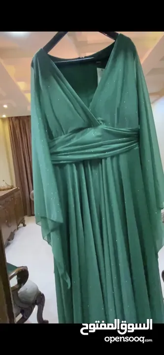 فستان سهرة اخضر طويل