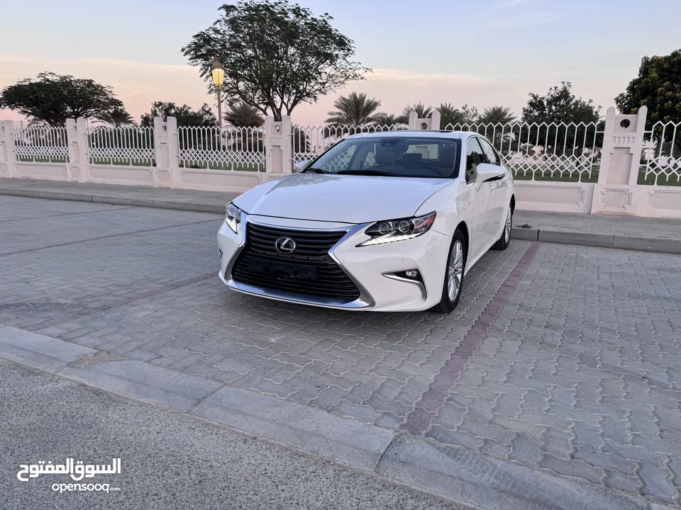 LEXUS ES 350 - GCC - 2017 - very clean car