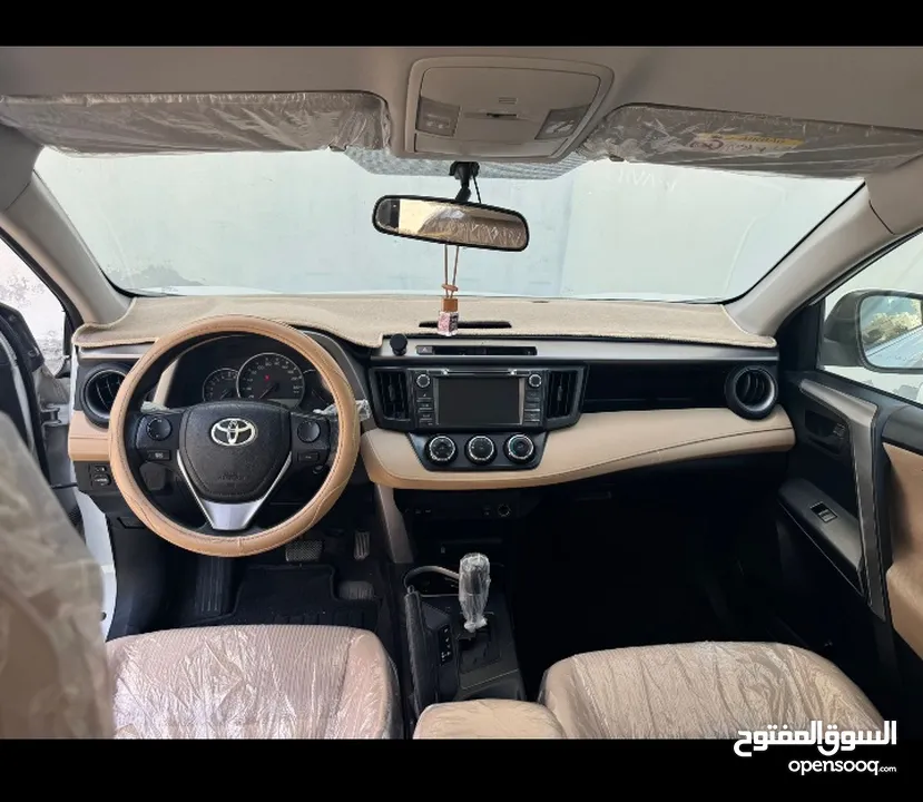 راف فور موديل 2016 نظيف جدا كل شي شغال لاتحتاج صيانه اللون ابيض من الداخل بيج المطلوب 5800 قابل