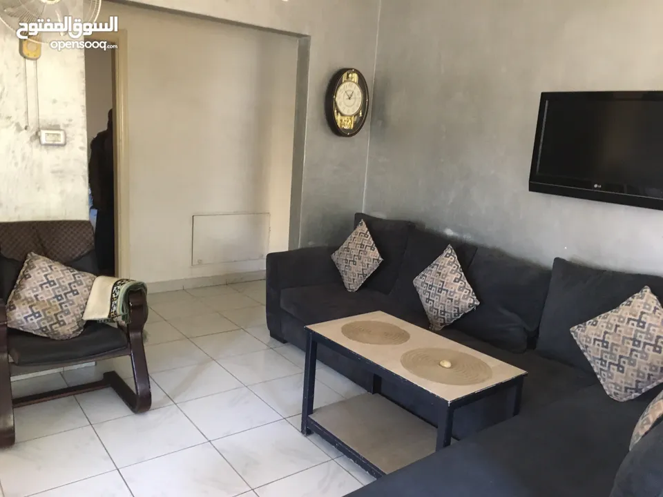 للبيع شقه ارضيه مساحة 140 في ضاحية الياسمين