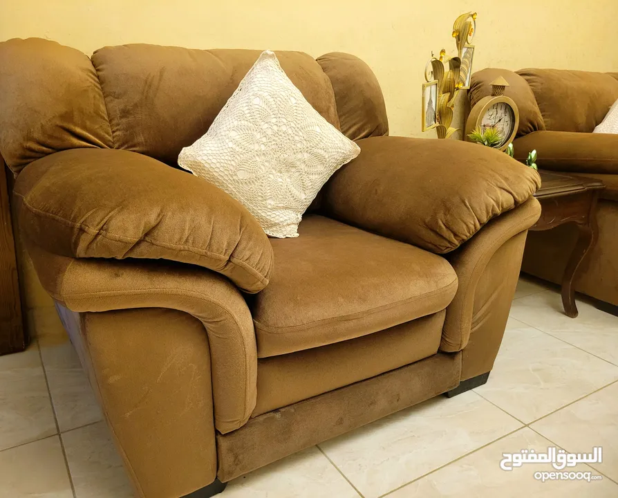 للبيع طقم كنب دب فاخر بسعر مغري