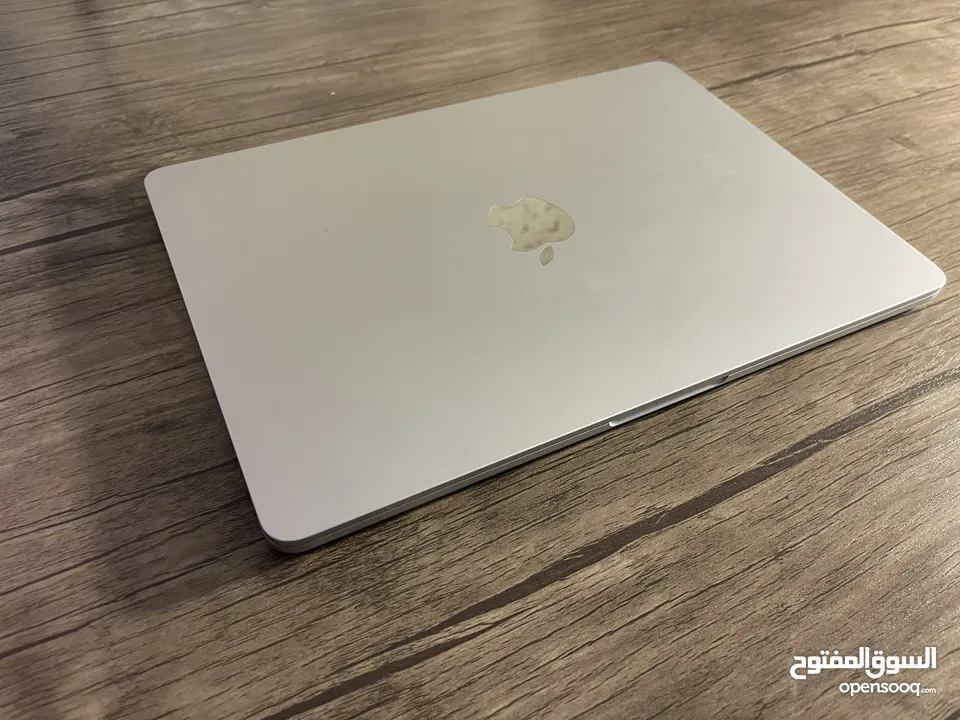ماك بوك اير 2022 M2 512gb