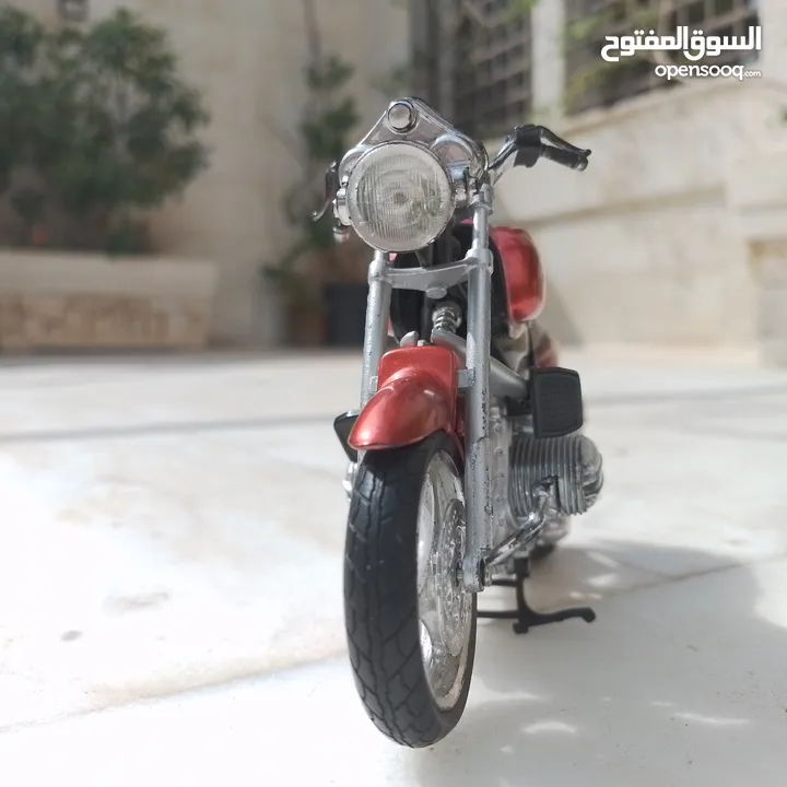 مجسم لعبة ماتور BMW