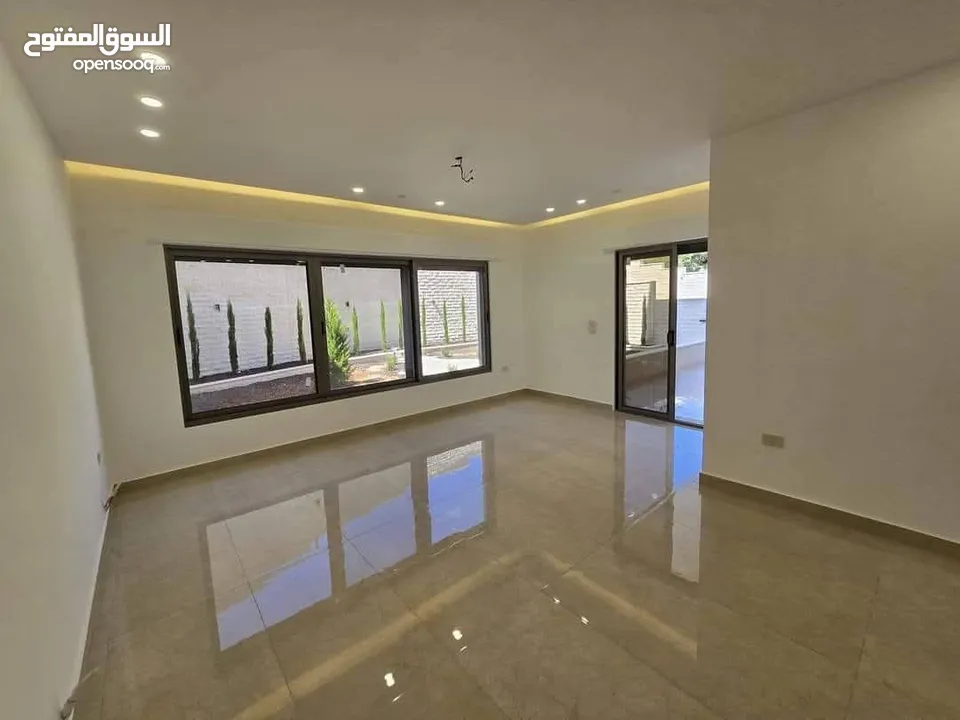 شقه ارضيه للأيجار في اجمل مناطق دابوق قرب بيت الزيارة الرهبات الورديه مساحه 240m وحديقة 300m