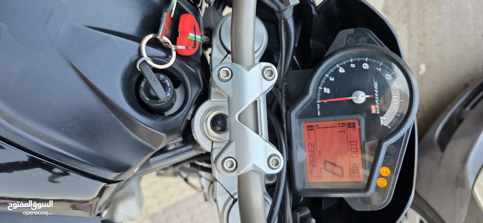 دراجة ابريليا 750 cc بحالة ممتازة 2016 ماشية 24000 فقط مالك ثاني صيانة دورية في الشركة 3200 دينار