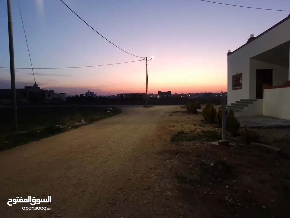 ارض بالرمثا للبيع