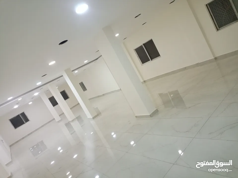 طابق كامل للأجار تجاري/ صناعات خفيفه مقابل مخابز جواد على الأتوستراد مباشره