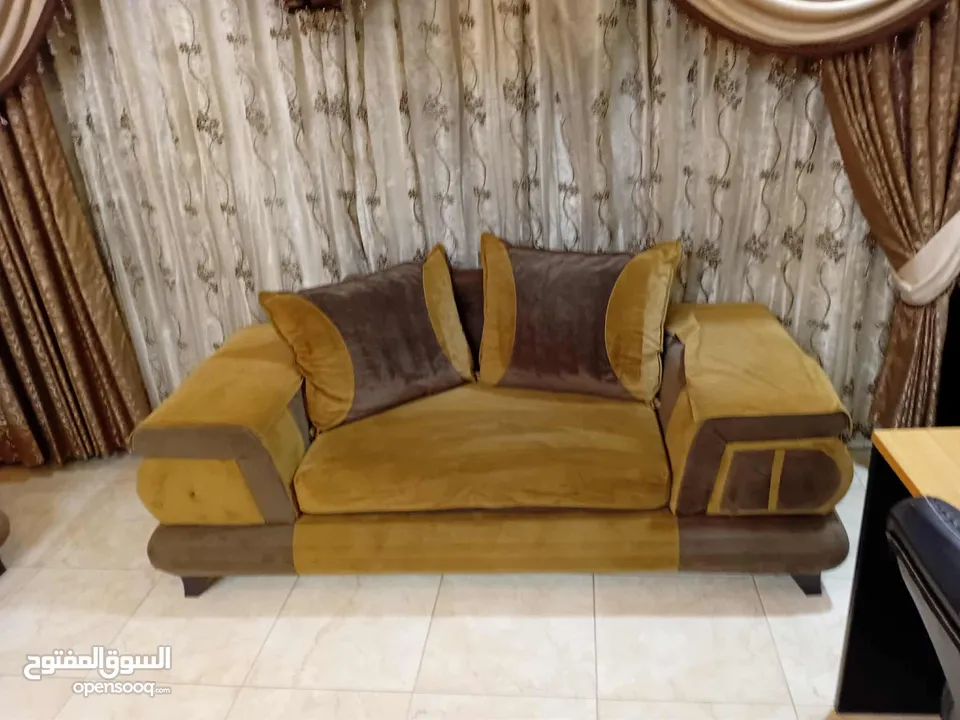 طقم كنب شبه جديد تفصيل 9مقاعد
