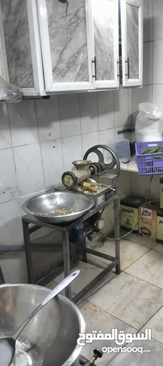 مطعم حمص وفول وفلافل