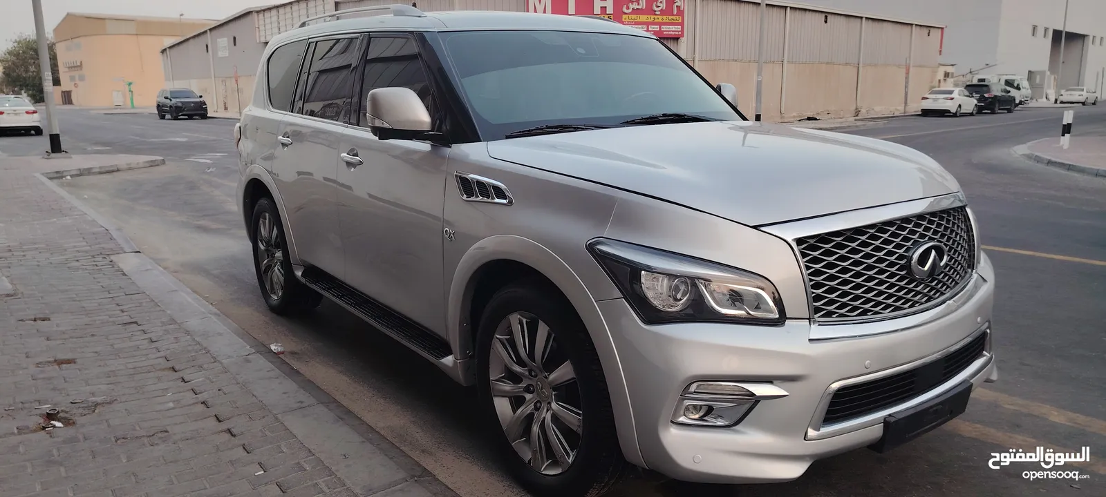 انفينيتي QX56 2011 مواصفات خليجية رقم واحد