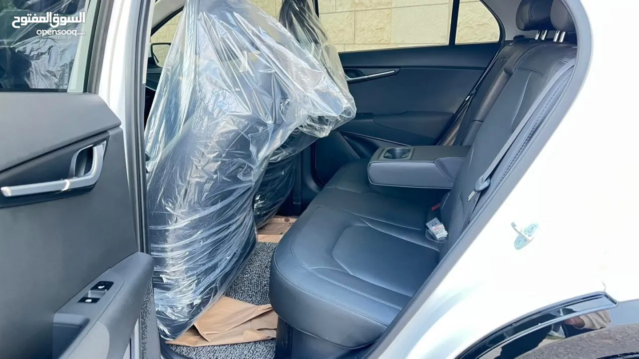 فل مسكر مع فتحة Kia Niro 2024-23