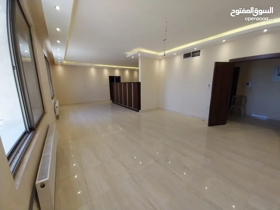 شقة غير مفروشة للإيجار ( Property 38570 ) سنوي فقط