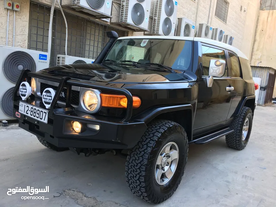 تويوتا لاند كروزر FJ موديل 2009 معدل 4x4 بحالة ممتازة