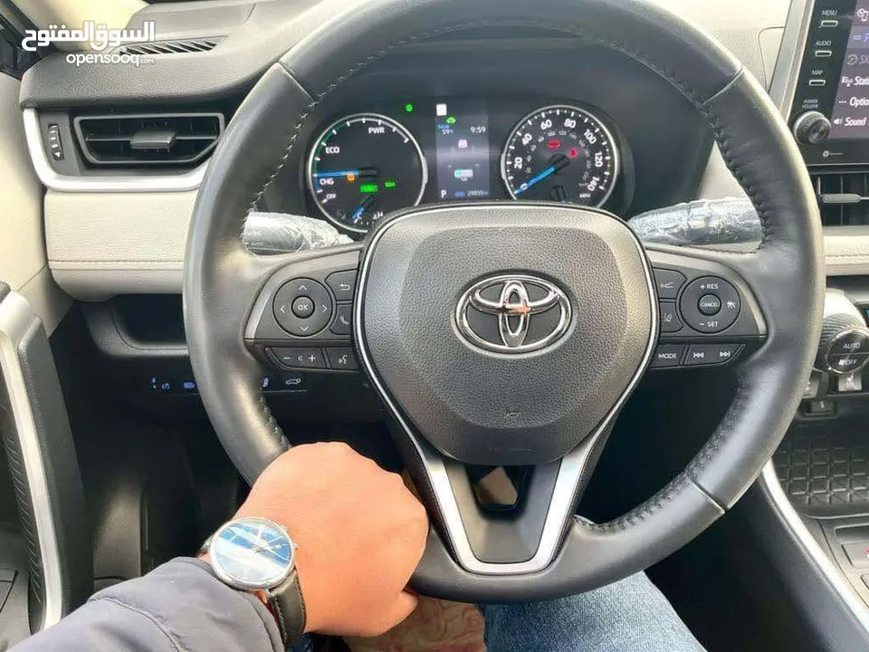 تويوتا -RAV4-XLE- مميزه جداً موديل -2022- للبيع.