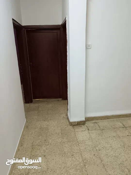 عمارة ثلاث طوابق للبيع في المنارة بسعر لقطة