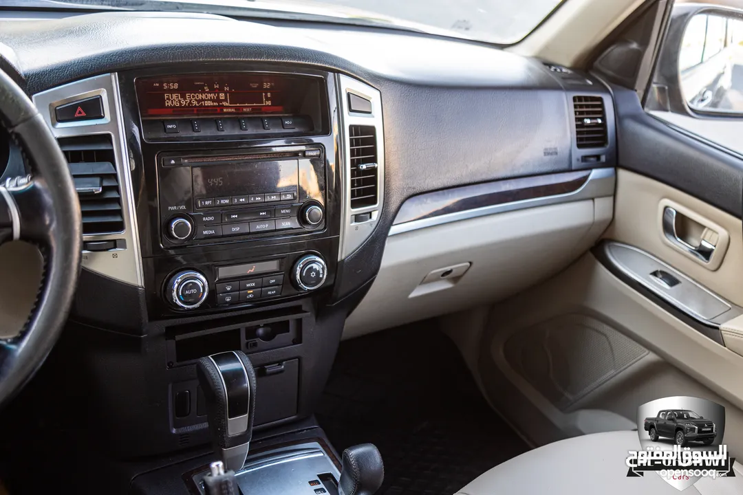 Mitsubishi Pajero 2017  السيارة وارد الشركة و بحالة ممتازة جدا