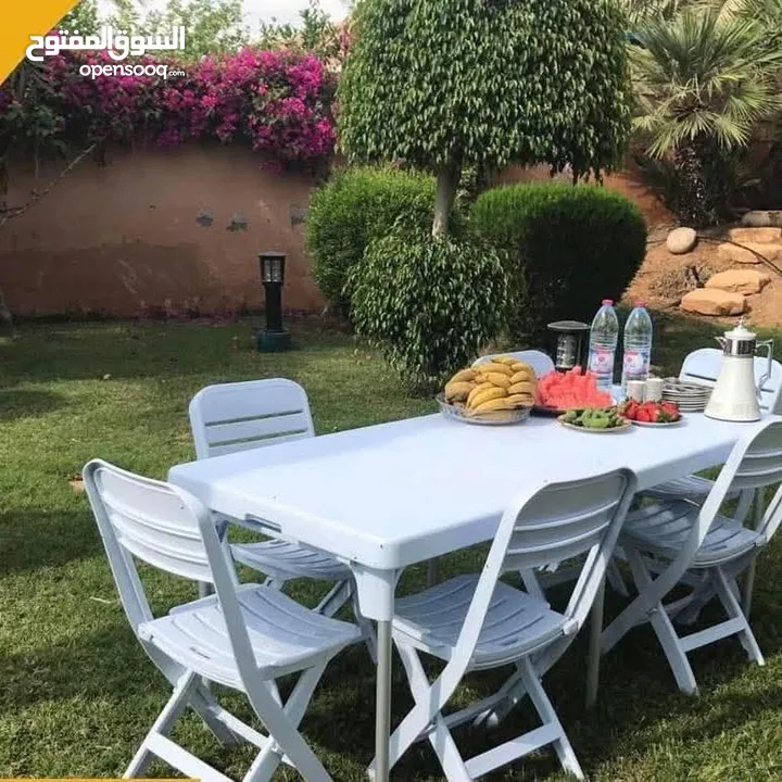 طاولات وكراسي طوي بتزبط للرحل والعزايم الكبيرة