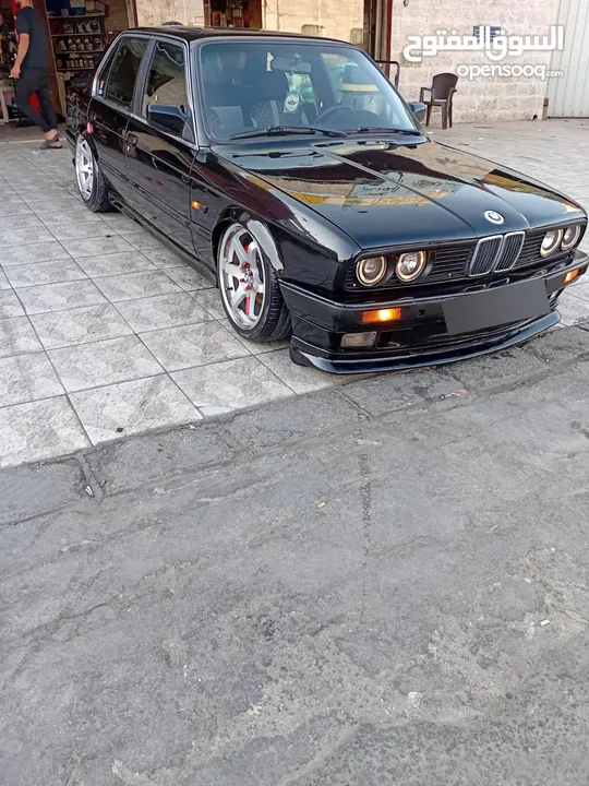 بي ام دبليو BMW E30  320  بوز نمر موديل 1986 محدثة 1990