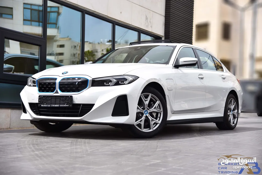 بي ام دبليو الفئة الثالثة كهربائية بالكامل 2023 BMW i3 eDrive35L EV M Power Kit_Full Option