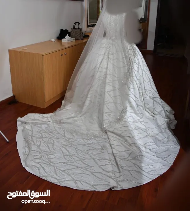 فستان زفاف عالي الجوده