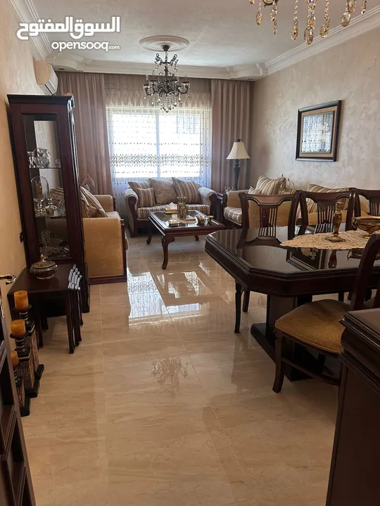 شقة مميزة للبيع ( اطلالة على عمان الغربية)
